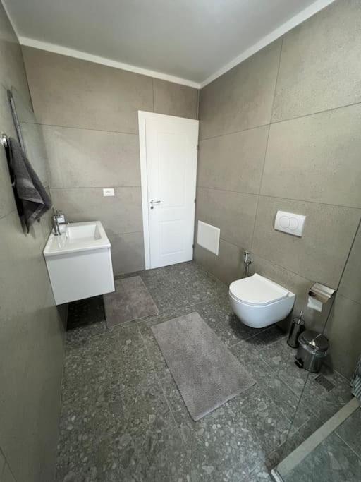 Modern Apt Near City Centre Shkodër Extérieur photo