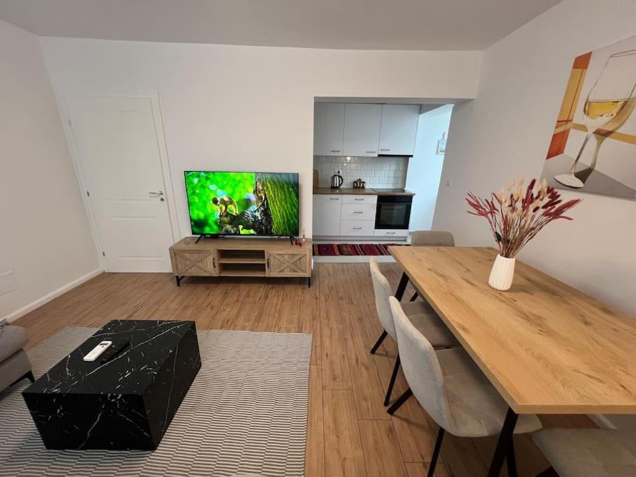 Modern Apt Near City Centre Shkodër Extérieur photo
