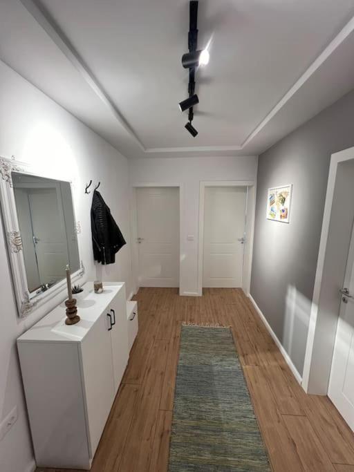 Modern Apt Near City Centre Shkodër Extérieur photo
