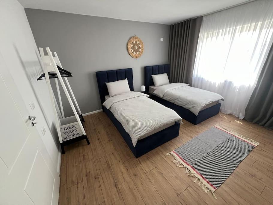 Modern Apt Near City Centre Shkodër Extérieur photo